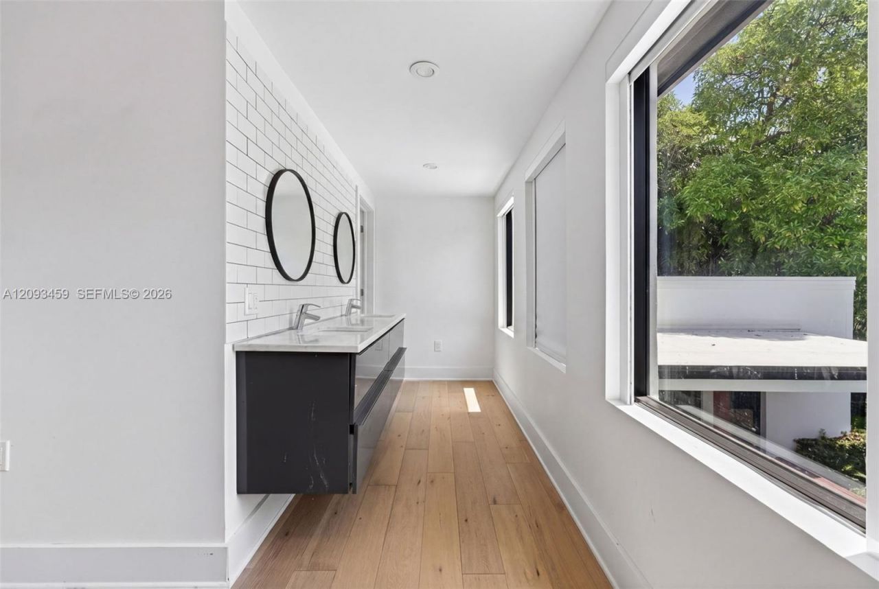 4353 Alton Rd , Miami Beach, FL 33140 Photo