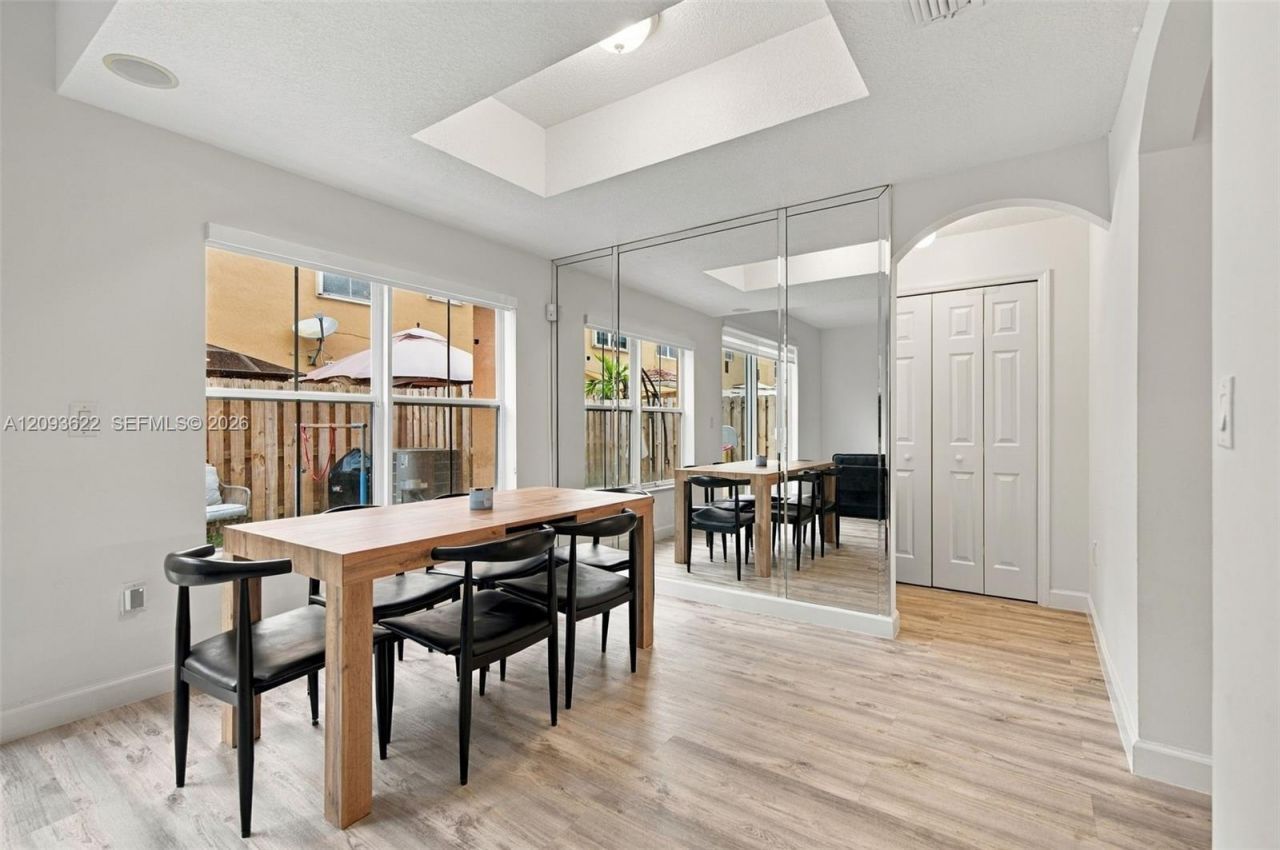 8531 NW 139th Ter, Unit 1406, Miami Lakes, FL 33016 Photo