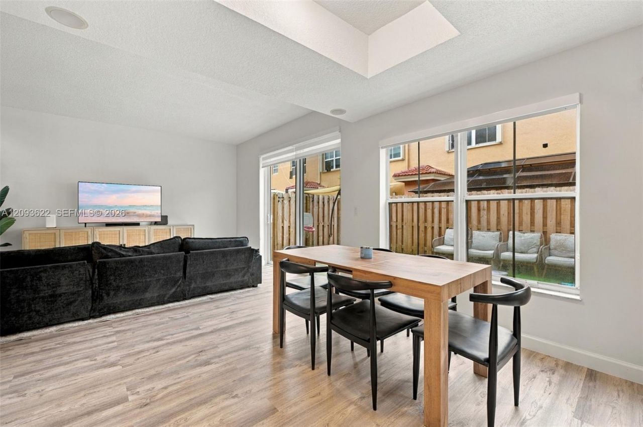 8531 NW 139th Ter, Unit 1406, Miami Lakes, FL 33016 Photo