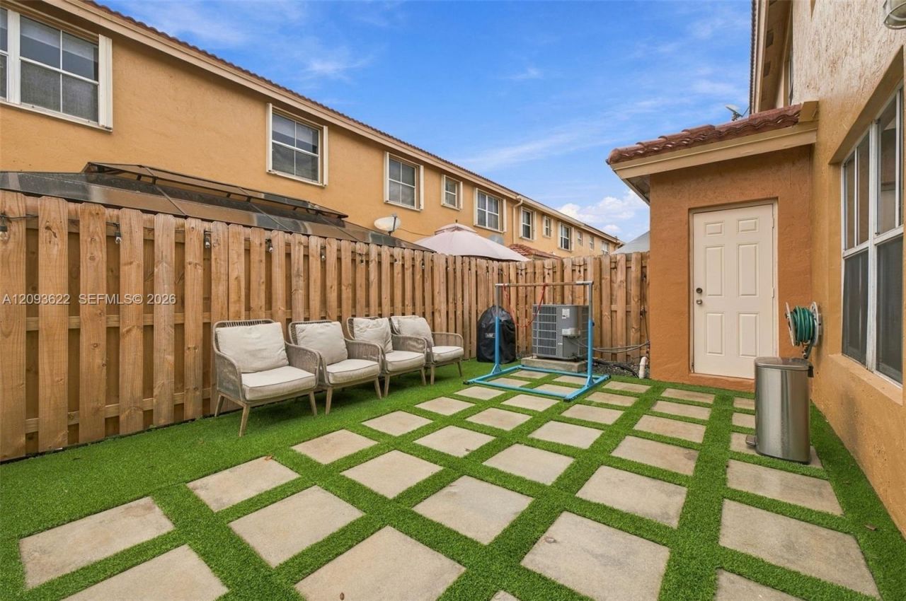 8531 NW 139th Ter, Unit 1406, Miami Lakes, FL 33016 Photo