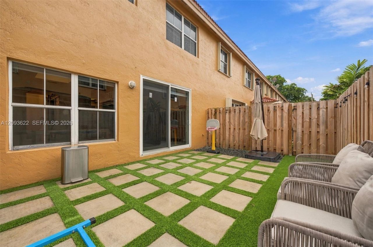 8531 NW 139th Ter, Unit 1406, Miami Lakes, FL 33016 Photo