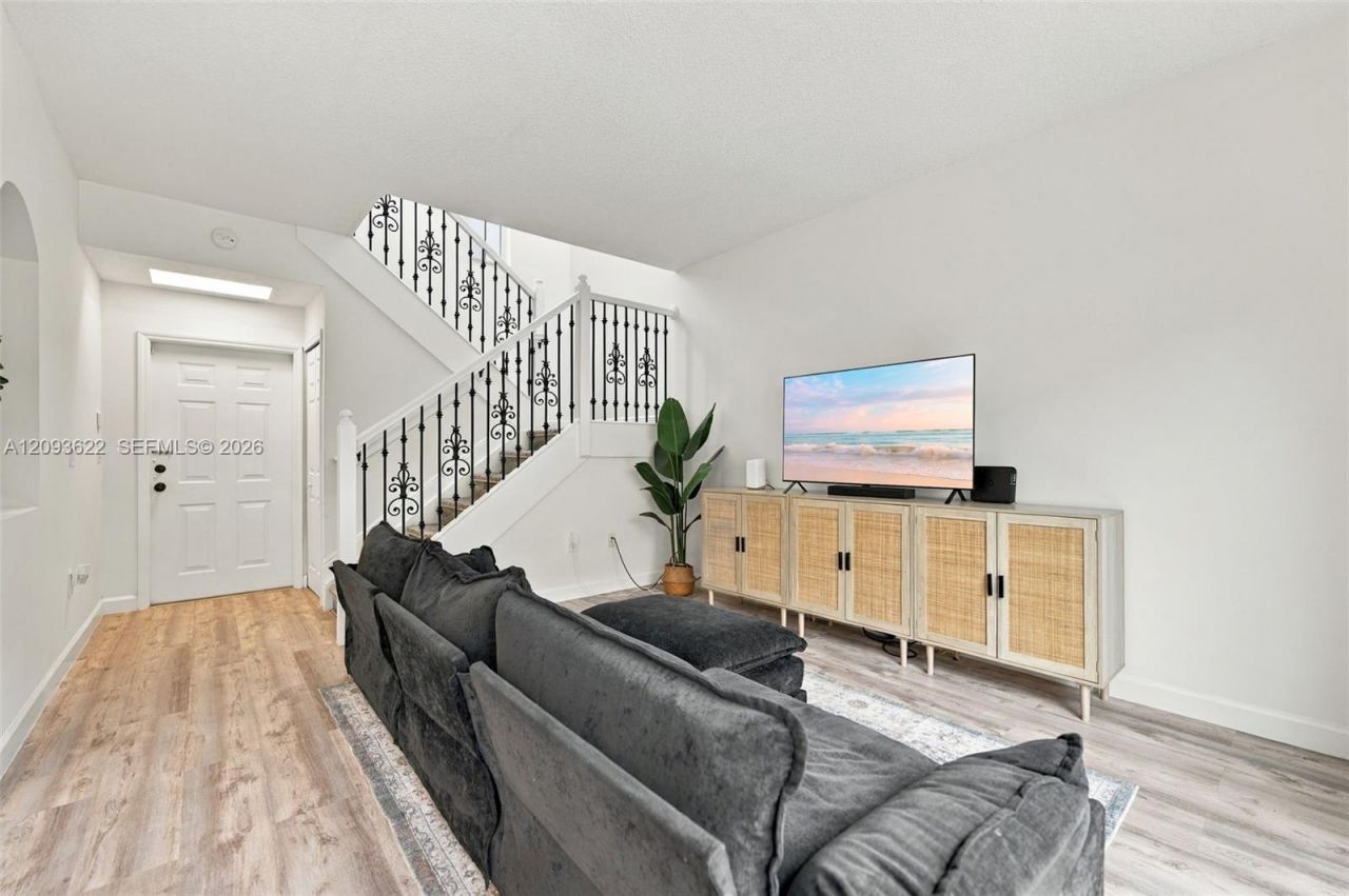 8531 NW 139th Ter, Unit 1406, Miami Lakes, FL 33016 Photo