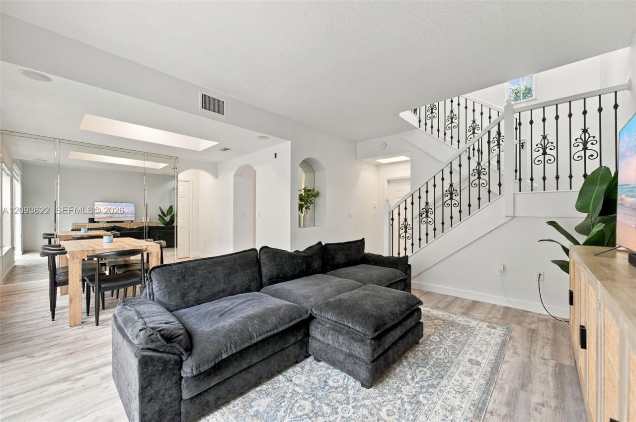 8531 NW 139th Ter, Unit 1406, Miami Lakes, FL 33016 Photo