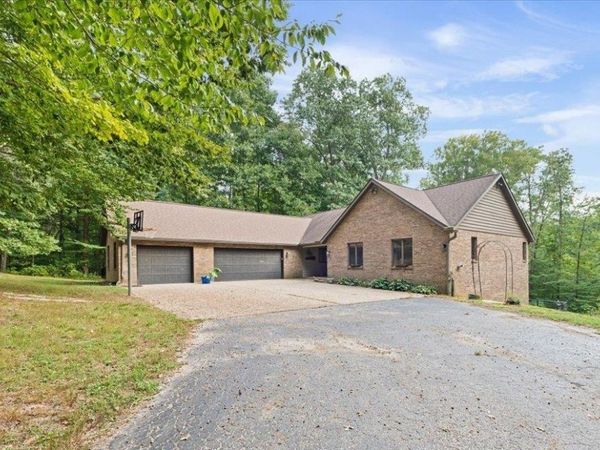 6308 N Bent Pine Drive, Bloomington, IN 47408