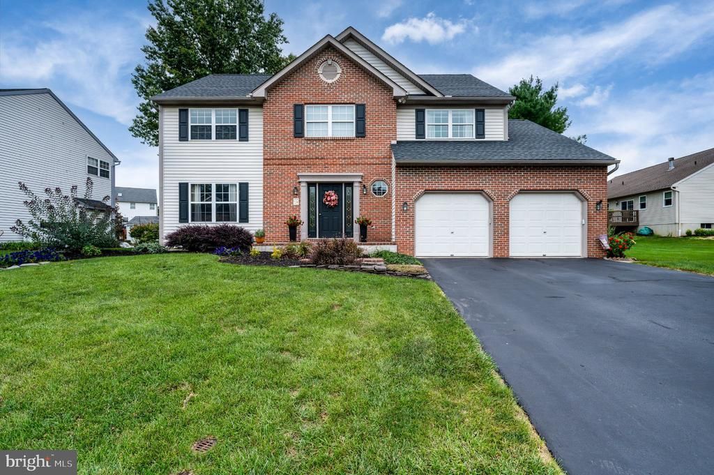 27 BROOKFIELD DRIVE , FLEETWOOD, PA 19522