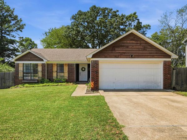 301 Zachary Cove, Bryant, AR 72022