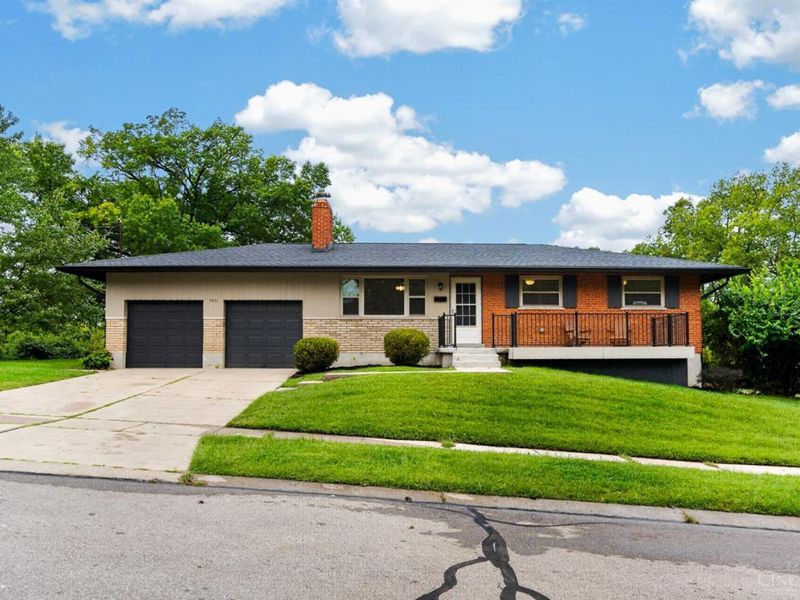 9031 Rolling Lane, Sycamore Township, OH 45236 Photo 1