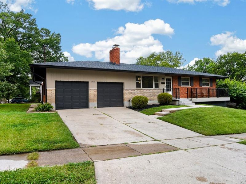 9031 Rolling Lane, Sycamore Township, OH 45236 Photo 2