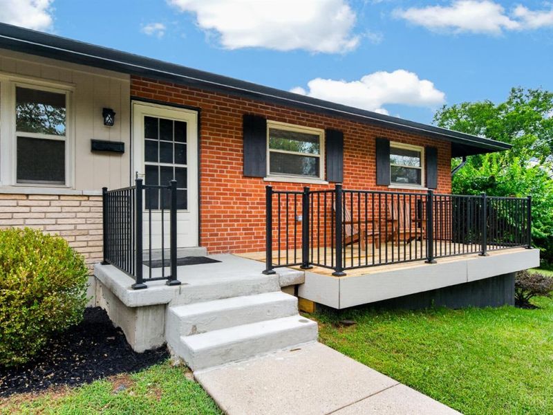 9031 Rolling Lane, Sycamore Township, OH 45236 Photo 4