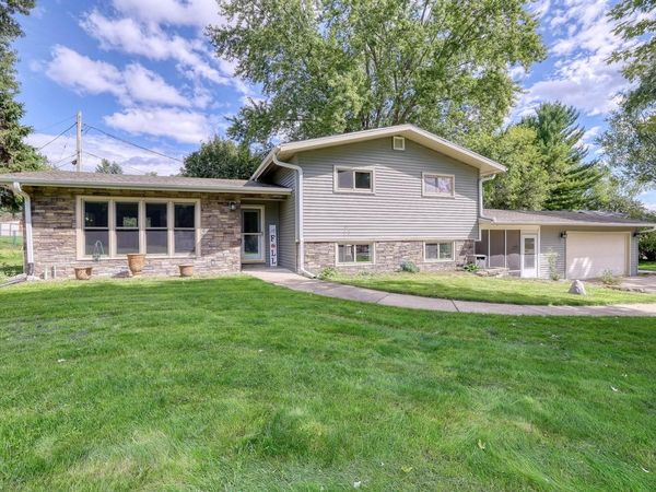 W262S3300 Ridge ROAD, Waukesha, WI 53189