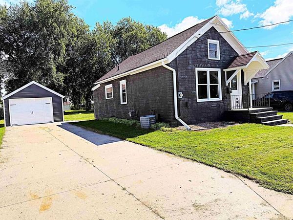 918 GRAND AVENUE, Little Chute, WI 54140