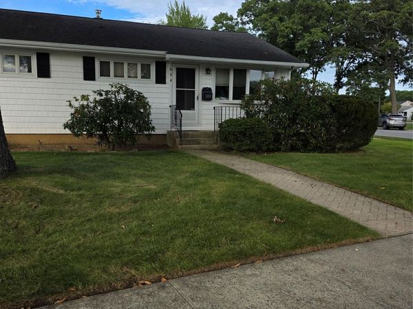 654 Carlyle Avenue , Franklin Square, NY 11010