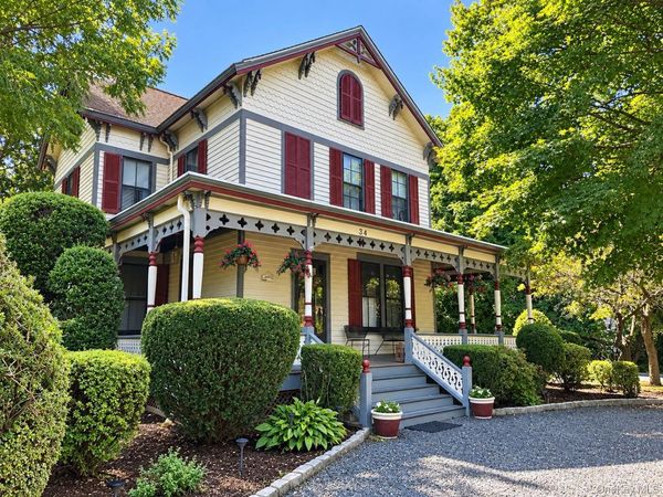 34 E Williston Avenue , East Williston, NY 11596