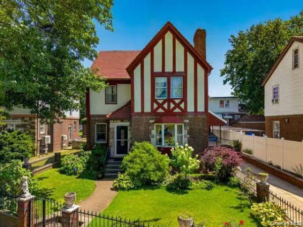 47-57 Utopia Parkway , Flushing, NY 11358
