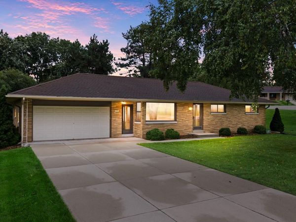 13501 W Dakota St, New Berlin, WI 53151