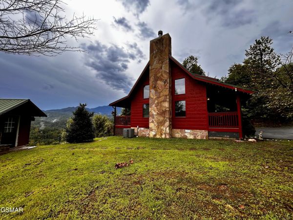 712 Nocks Drive , Gatlinburg, TN 37738