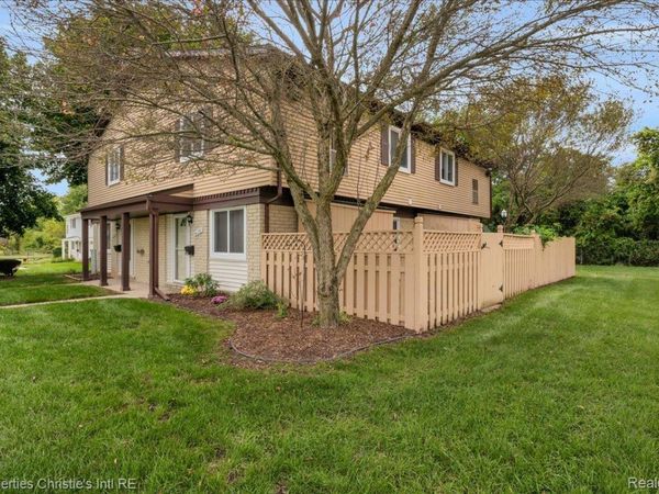 41297 S Woodbury Green Drive , Van Buren Township, Mi 48111