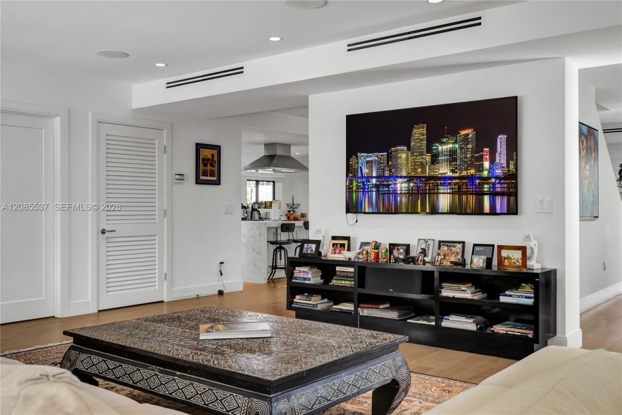 2802 Prairie Ave, Miami Beach, FL 33140 Photo
