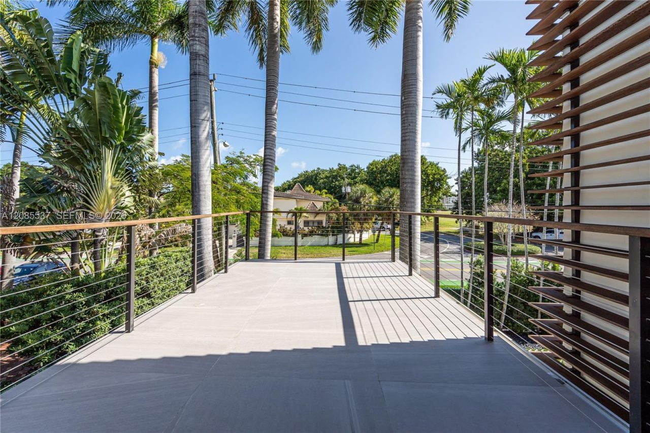 2802 Prairie Ave, Miami Beach, FL 33140 Photo