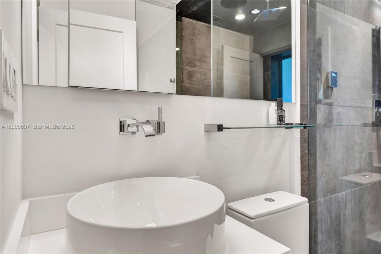 2802 Prairie Ave, Miami Beach, FL 33140 Photo