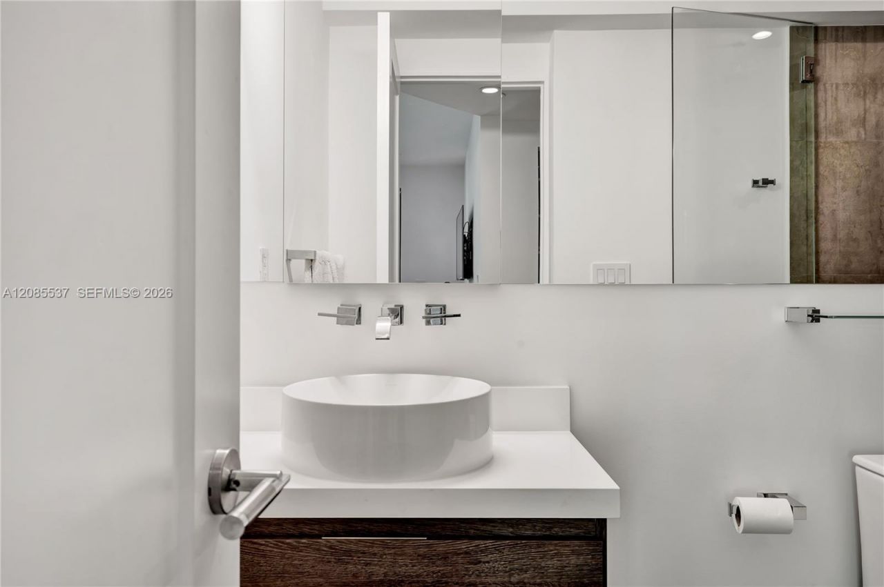 2802 Prairie Ave, Miami Beach, FL 33140 Photo