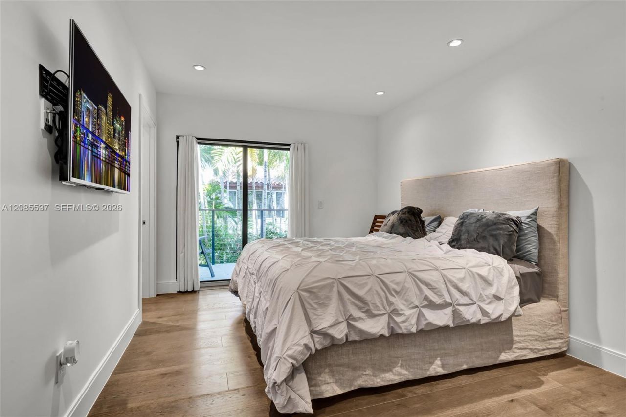 2802 Prairie Ave, Miami Beach, FL 33140 Photo