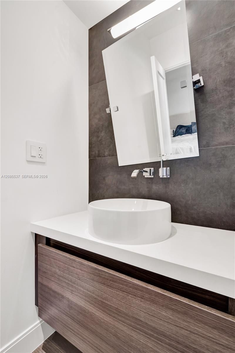 2802 Prairie Ave, Miami Beach, FL 33140 Photo
