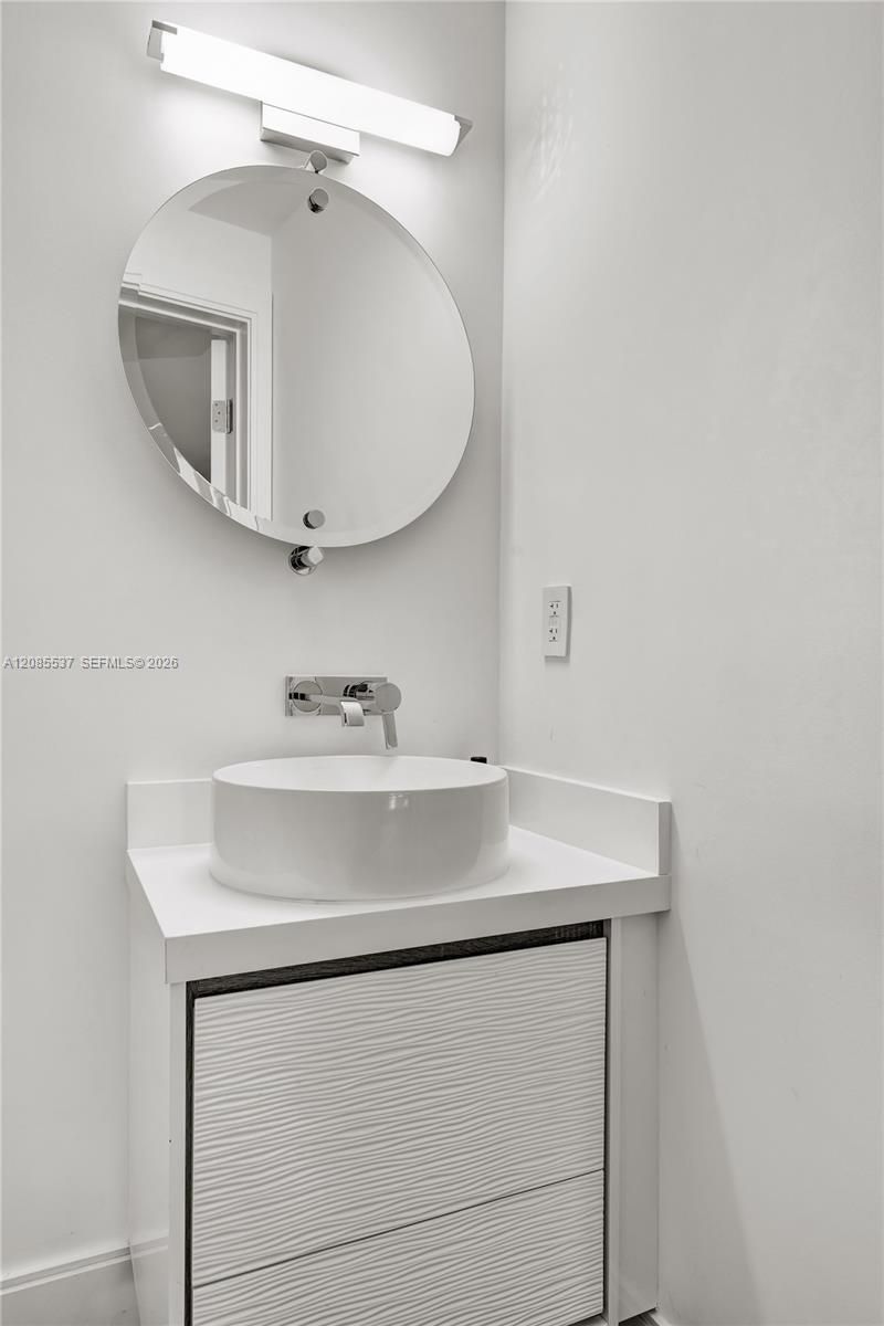 2802 Prairie Ave, Miami Beach, FL 33140 Photo
