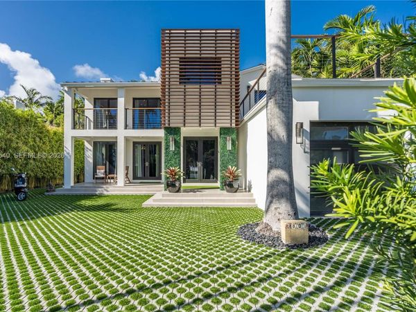 2802 Prairie Ave, Miami Beach, FL 33140