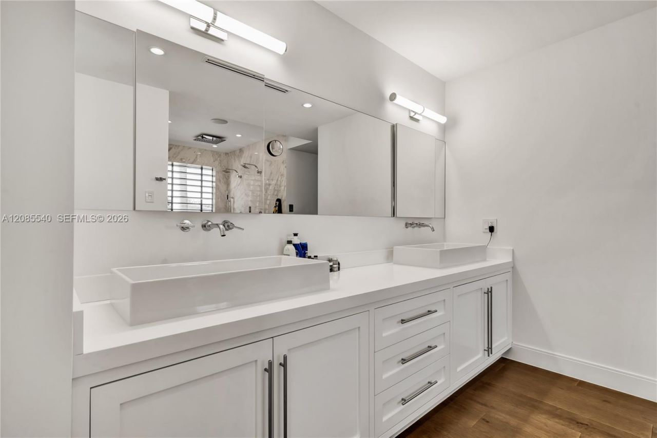 2802 Prairie Ave, Miami Beach, FL 33140 Photo