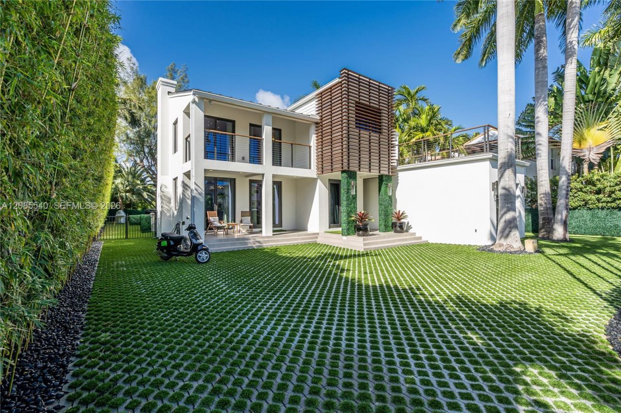 2802 Prairie Ave, Miami Beach, FL 33140 Photo