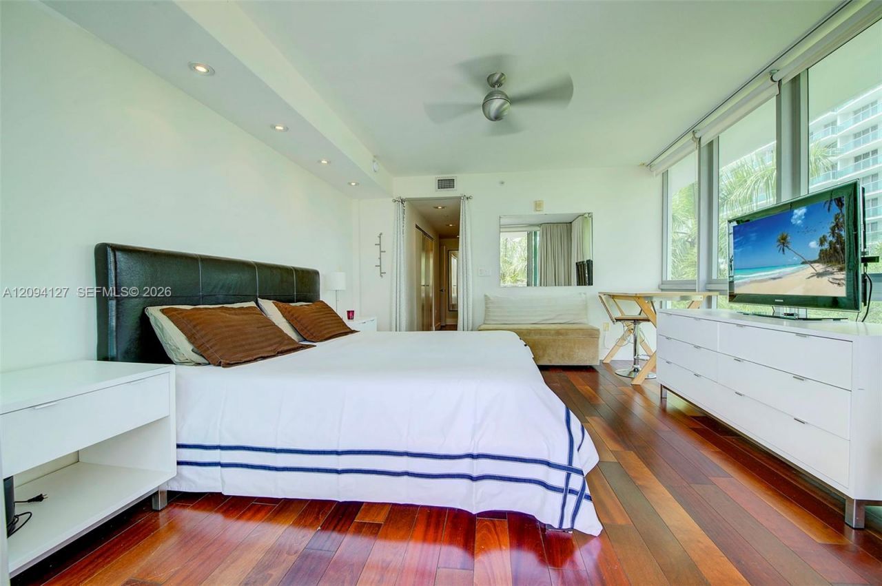1577 Bay Rd , Unit 201, Miami Beach, FL 33139 Photo