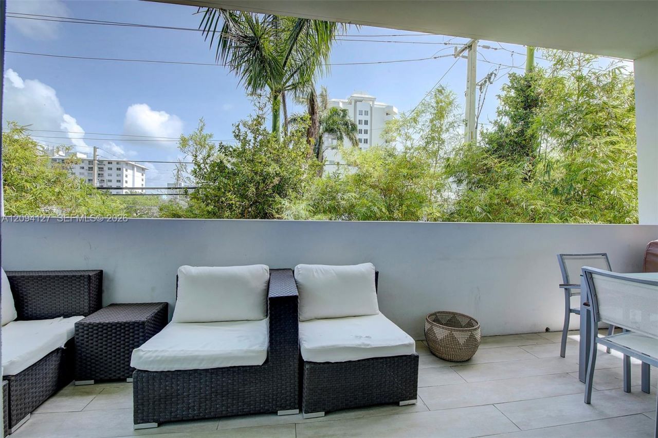 1577 Bay Rd , Unit 201, Miami Beach, FL 33139 Photo