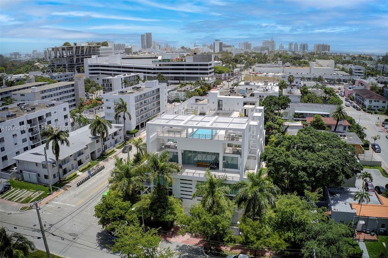 1577 Bay Rd , Unit 201, Miami Beach, FL 33139 Photo