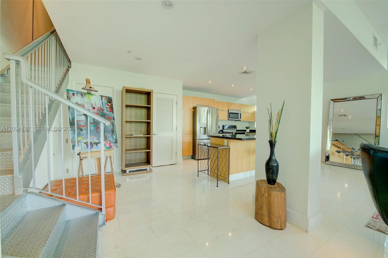 1577 Bay Rd , Unit 201, Miami Beach, FL 33139 Photo