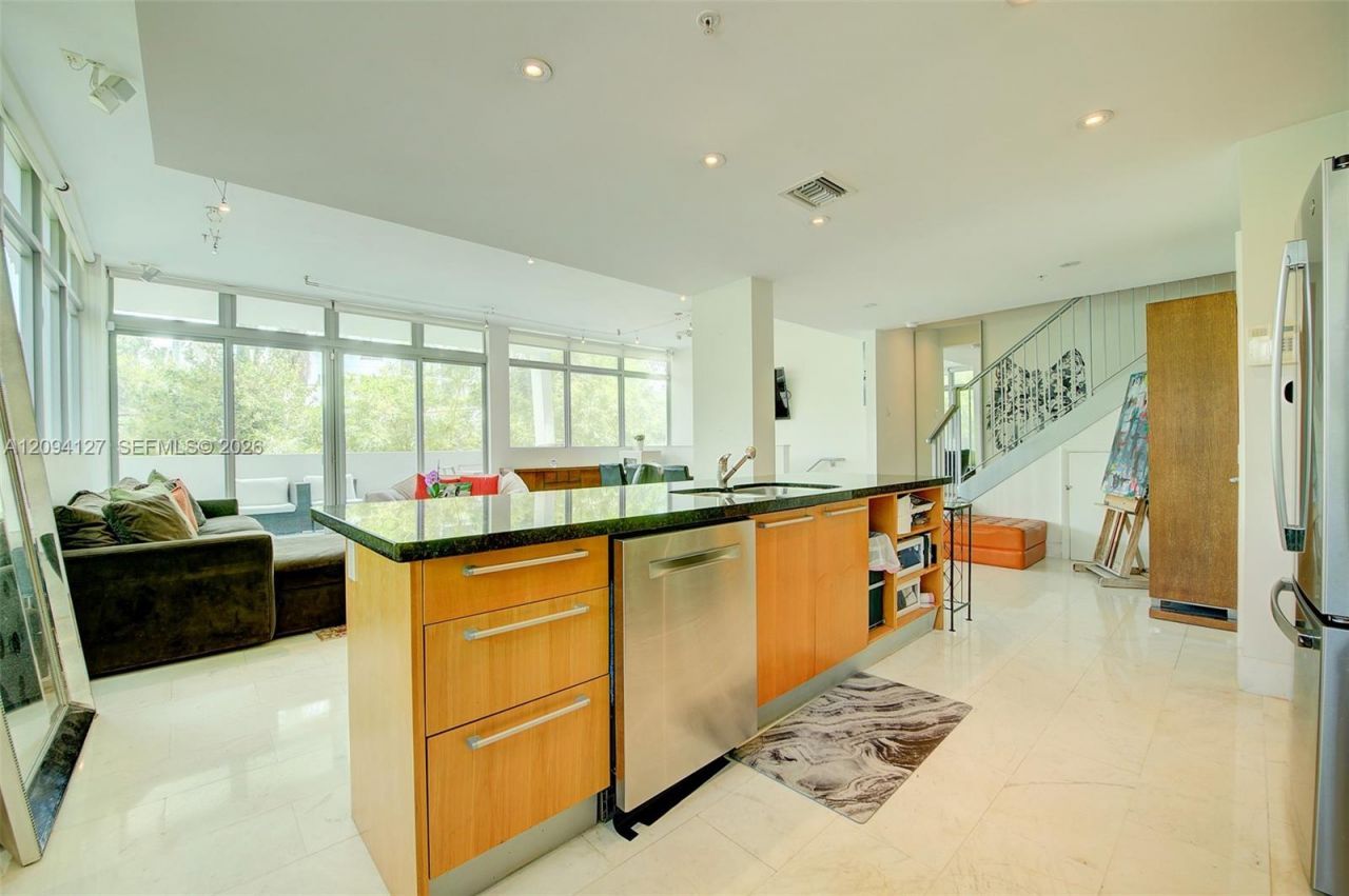 1577 Bay Rd , Unit 201, Miami Beach, FL 33139 Photo