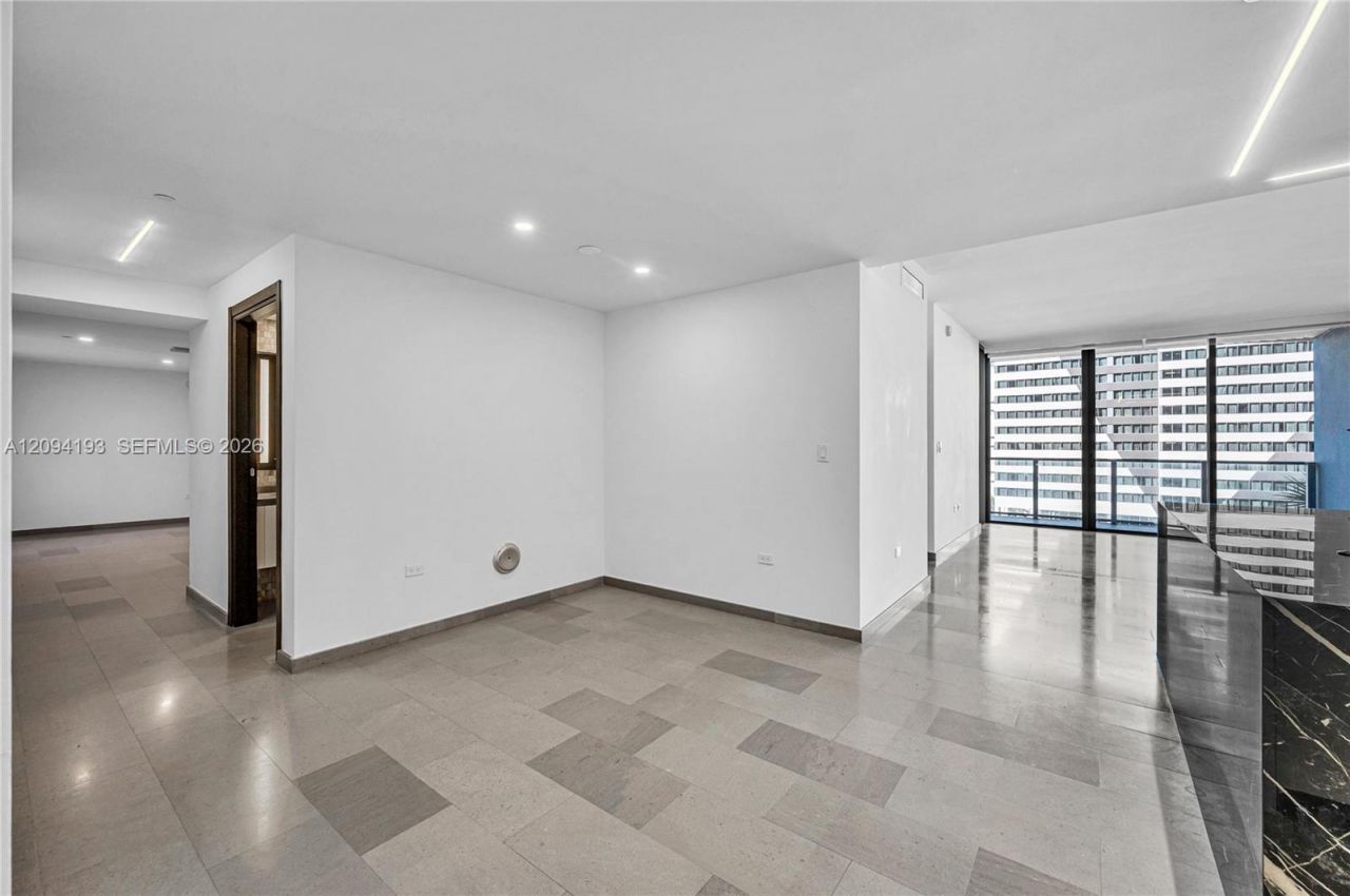 88 SW 7th St , Unit 806, Miami, FL 33130 Photo