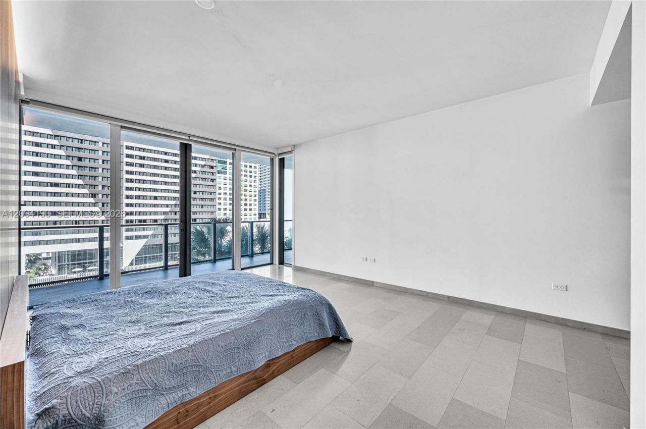 88 SW 7th St , Unit 806, Miami, FL 33130 Photo
