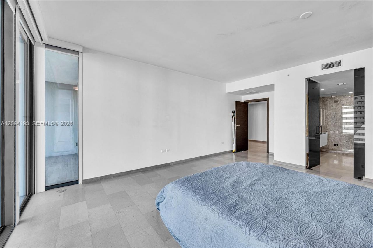88 SW 7th St , Unit 806, Miami, FL 33130 Photo