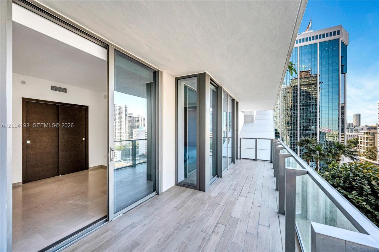 88 SW 7th St , Unit 806, Miami, FL 33130 Photo