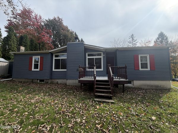 31 Penny Lane, Averill Park, NY 12018