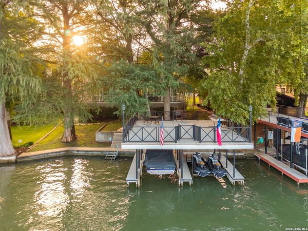 244 LAKE RIDGE DR, Seguin, TX 78155