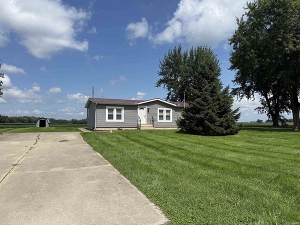 387 E Perry Rd Road, Ligonier, IN 46767