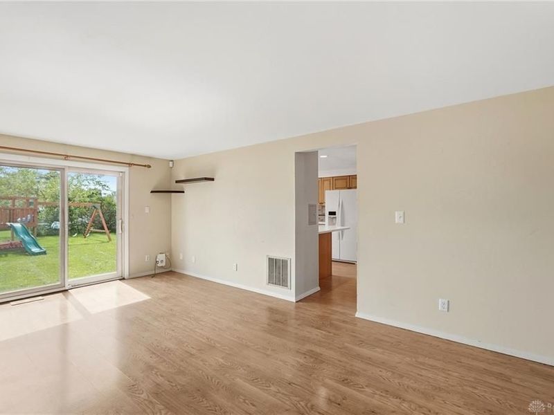 2033 Malibu Trail, Xenia, OH 45385 Photo 9