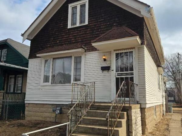 3122 N 42nd STREET, Milwaukee, WI 53216