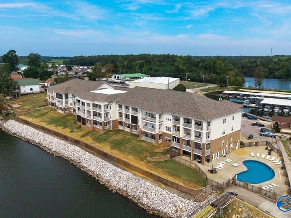 6122 Bay Village Drive, Unit 109, Athens, AL 35611