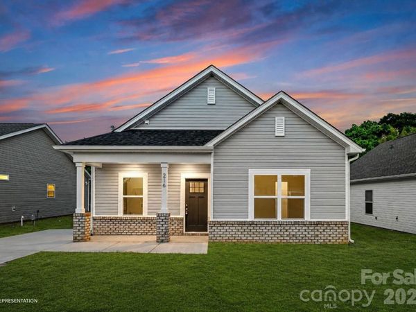 5721 Howard Street, Charlotte, NC 28269