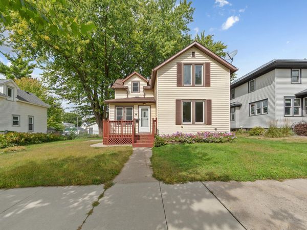 1526 N 4th Street , Mankato, MN 56001