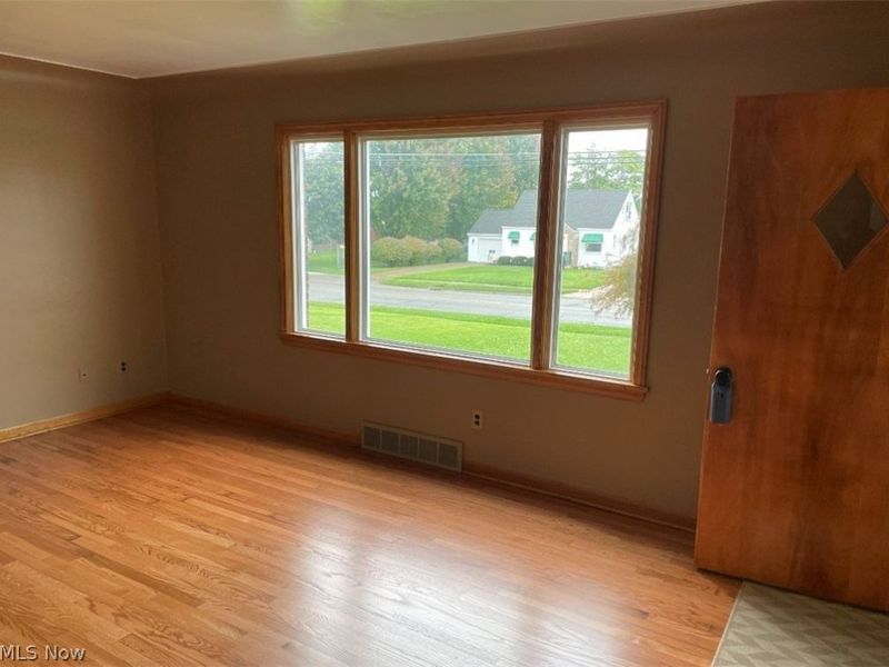 857 5th Street, Struthers, OH 44471 Photo 6