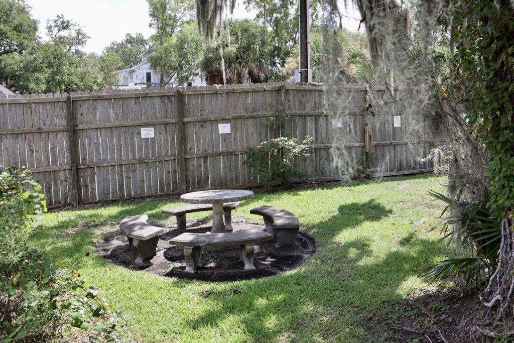 2321 Chairmaker Court Photo 53